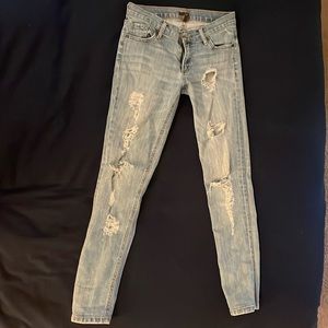 This is an Edyson size 24 relaxed boyfriend Jean
